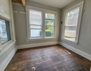 255 West North Street - Photo Thumbnail 5
