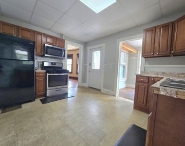255 West North Street - Photo Thumbnail 8