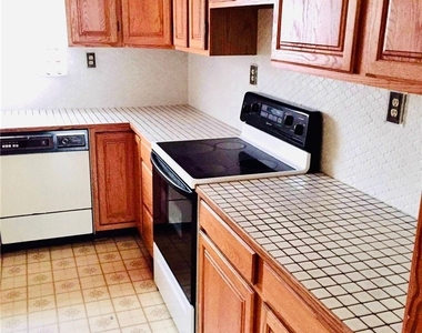 224 Ivyhurst Circle - Photo Thumbnail 2