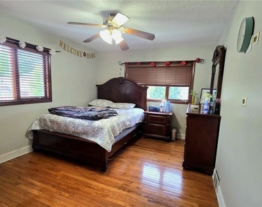8218 Pershing Avenue - Photo Thumbnail 6