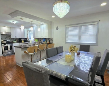8218 Pershing Avenue - Photo Thumbnail 2