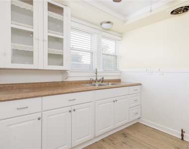 3555 N Buffalo Street - Photo Thumbnail 9