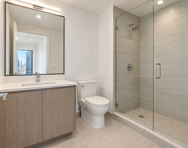 250 West 50th Street - Photo Thumbnail 4