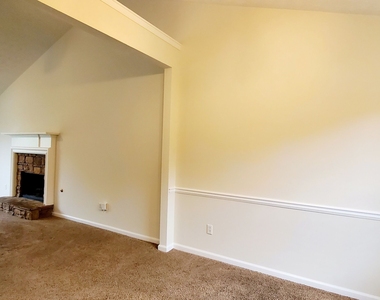 10600 Redbud Lane - Photo Thumbnail 12