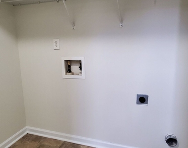 10600 Redbud Lane - Photo Thumbnail 6