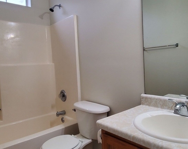 10600 Redbud Lane - Photo Thumbnail 7