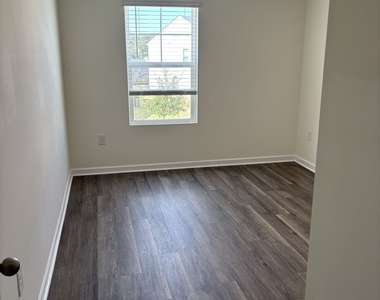 206 Coastal Drive - Photo Thumbnail 20