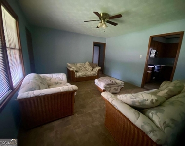 387 N Richardson Street - Photo Thumbnail 5