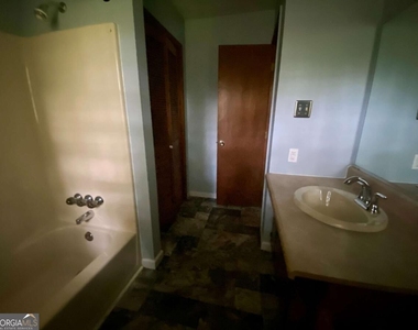 387 N Richardson Street - Photo Thumbnail 11