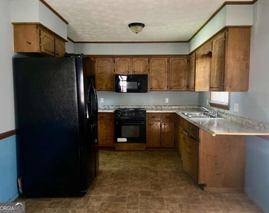 387 N Richardson Street - Photo Thumbnail 4