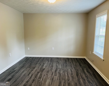 47 Robinson Street - Photo Thumbnail 3