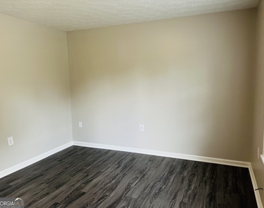 47 Robinson Street - Photo Thumbnail 2