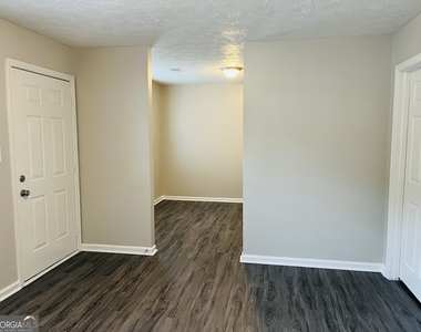 47 Robinson Street - Photo Thumbnail 4