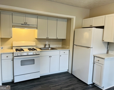 47 Robinson Street - Photo Thumbnail 6