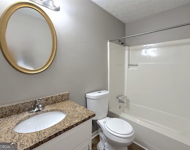 813 Post Oak Circle - Photo Thumbnail 17