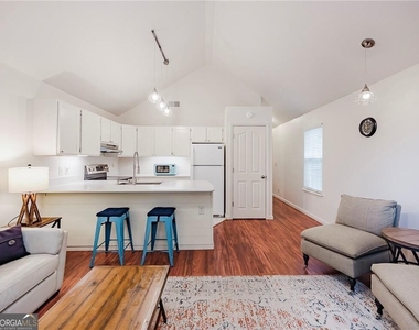 105 Palmetto Street - Photo Thumbnail 3