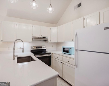 105 Palmetto Street - Photo Thumbnail 4