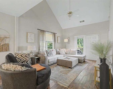 330 General Wheeler Drive Nw - Photo Thumbnail 7