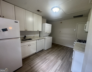 2178 Rugby Avenue - Photo Thumbnail 2