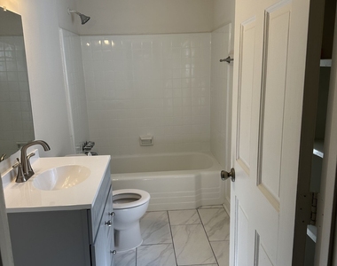 2178 Rugby Avenue - Photo Thumbnail 6