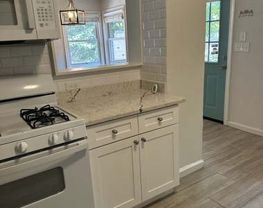 2178 Rugby Avenue - Photo Thumbnail 3