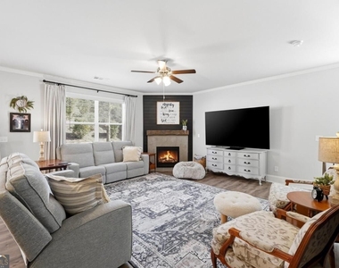 121 Treeline Trail - Photo Thumbnail 10