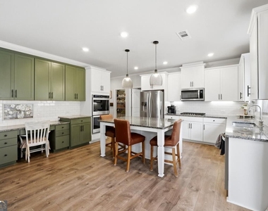 121 Treeline Trail - Photo Thumbnail 6