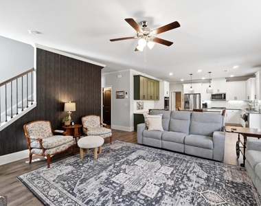 121 Treeline Trail - Photo Thumbnail 5