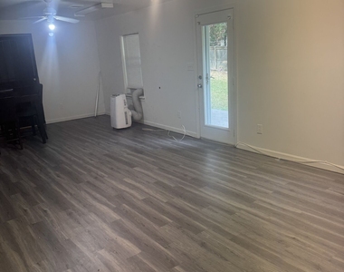 6084 Riveroak - Photo Thumbnail 1