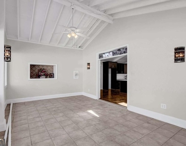 2173 Hannah Lane - Photo Thumbnail 14