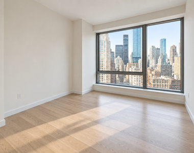 520 West 43rd Street - Photo Thumbnail 3