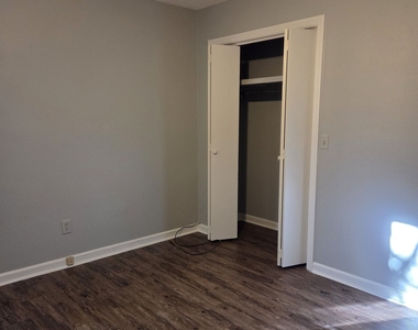 112 Greenbriar Trail - Photo Thumbnail 2