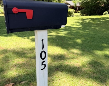 105 Dogwood Drive - Photo Thumbnail 3