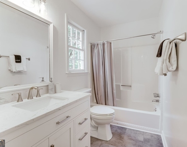 315 Davis Street - Photo Thumbnail 18