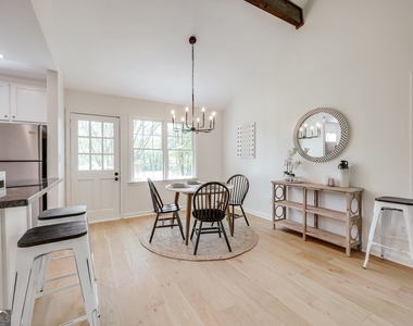 315 Davis Street - Photo Thumbnail 11