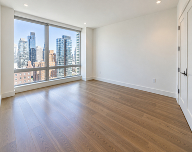37 West 21st Street - Photo Thumbnail 2
