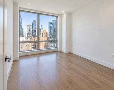 37 West 21st Street - Photo Thumbnail 4