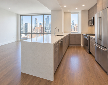 37 West 21st Street - Photo Thumbnail 3