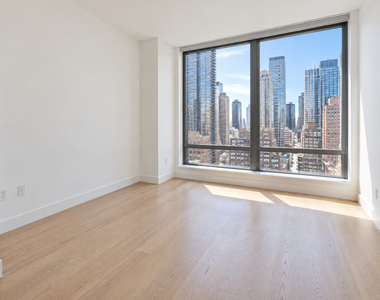 303 East 83rd Street - Photo Thumbnail 3