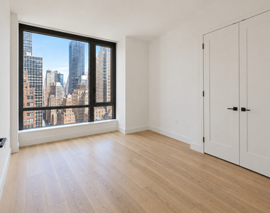 200 West 26th Street - Photo Thumbnail 3