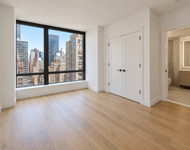 200 West 26th Street - Photo Thumbnail 2