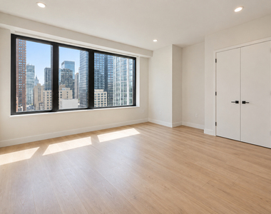 100 West 26th Street - Photo Thumbnail 2
