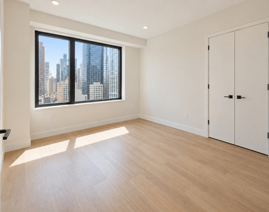 100 West 26th Street - Photo Thumbnail 3