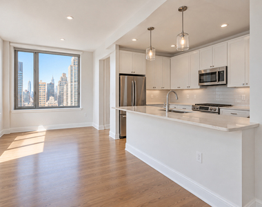340 East 58th Street - Photo Thumbnail 5