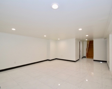 1455 Woodacres Dr - Photo Thumbnail 8