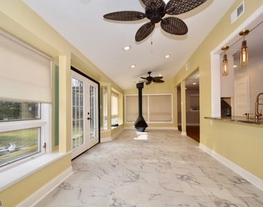 1455 Woodacres Dr - Photo Thumbnail 4
