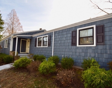 1455 Woodacres Dr - Photo Thumbnail 9