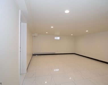 1455 Woodacres Dr - Photo Thumbnail 28