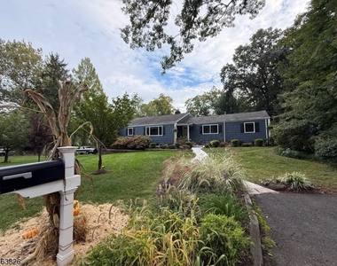 1455 Woodacres Dr - Photo Thumbnail 37