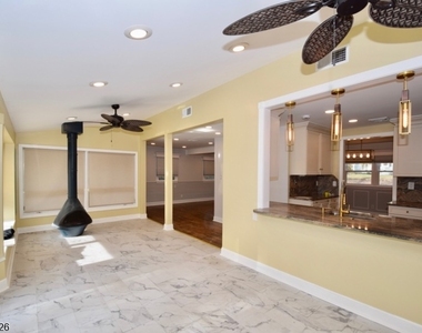 1455 Woodacres Dr - Photo Thumbnail 24